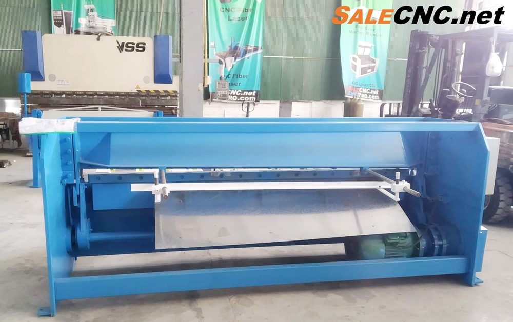 เครื่องพับ ตัดแผ่นเหล็กอัตโนมัติ ยาว 3000mm 1
